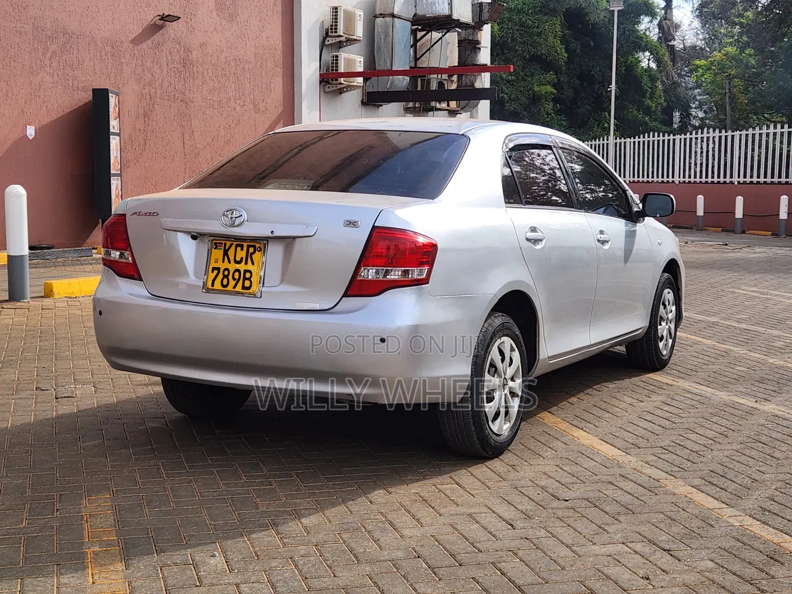 Toyota Axio 1.5 G 2WD 2011 Silver