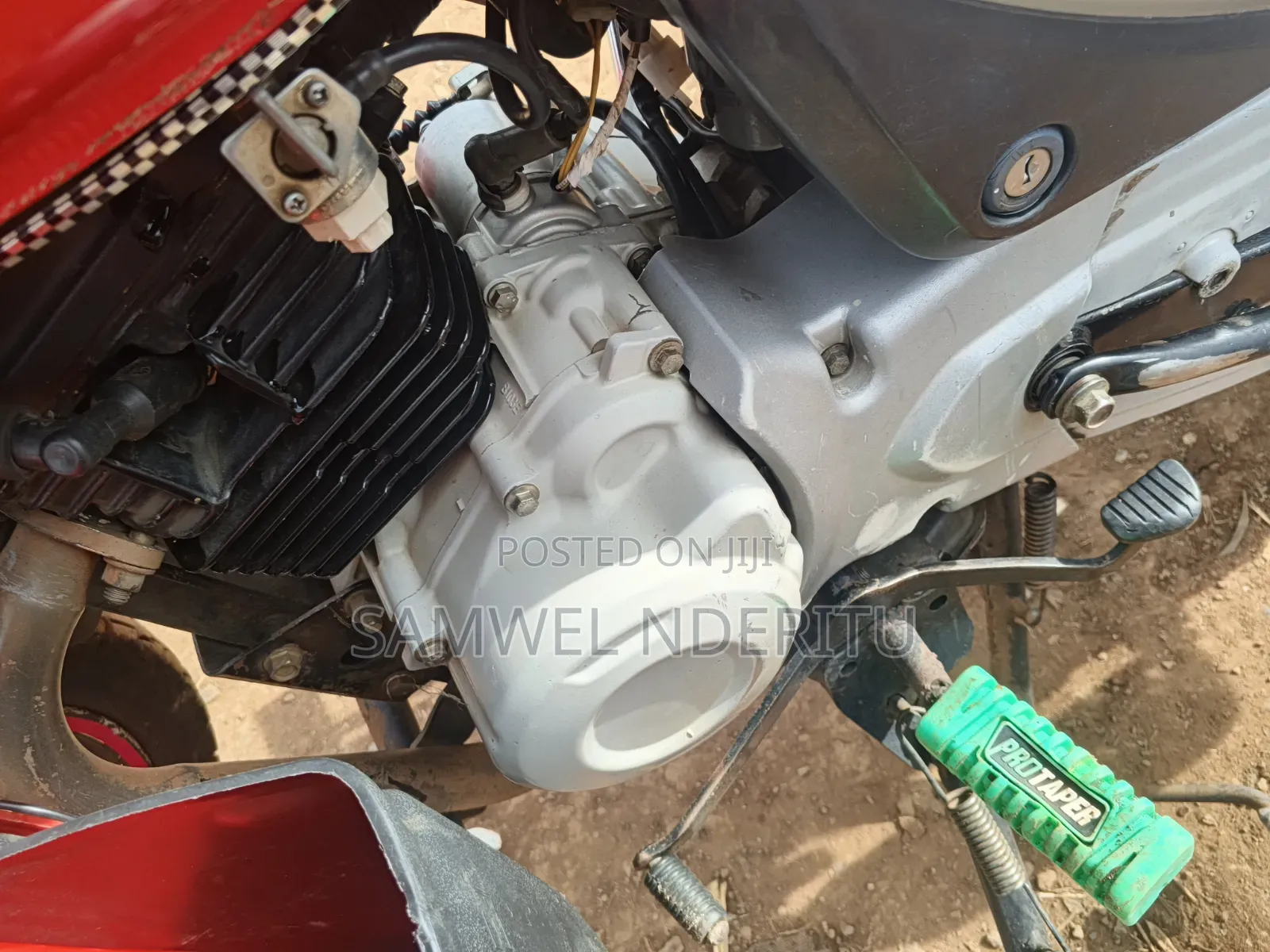 Bajaj Boxer 150 UG 2023 Red