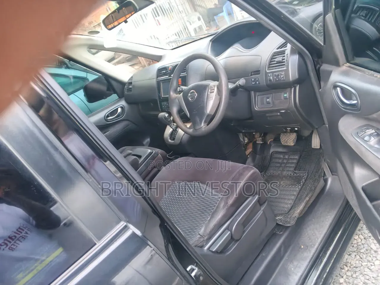 Nissan Serena 2015 Black