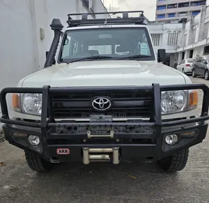 Toyota Land Cruiser 2021 White