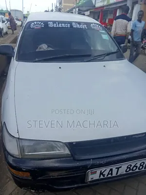 Toyota Corolla 1999 White