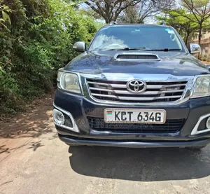Toyota Hilux 2012 Black