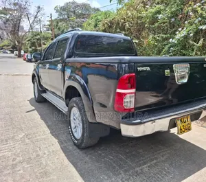 Toyota Hilux 2012 Black