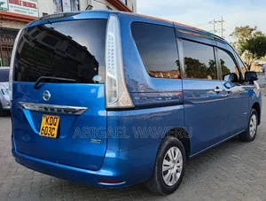 Nissan Serena 2017 Blue