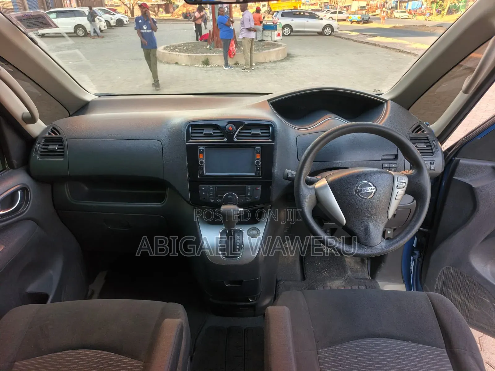 Nissan Serena 2017 Blue