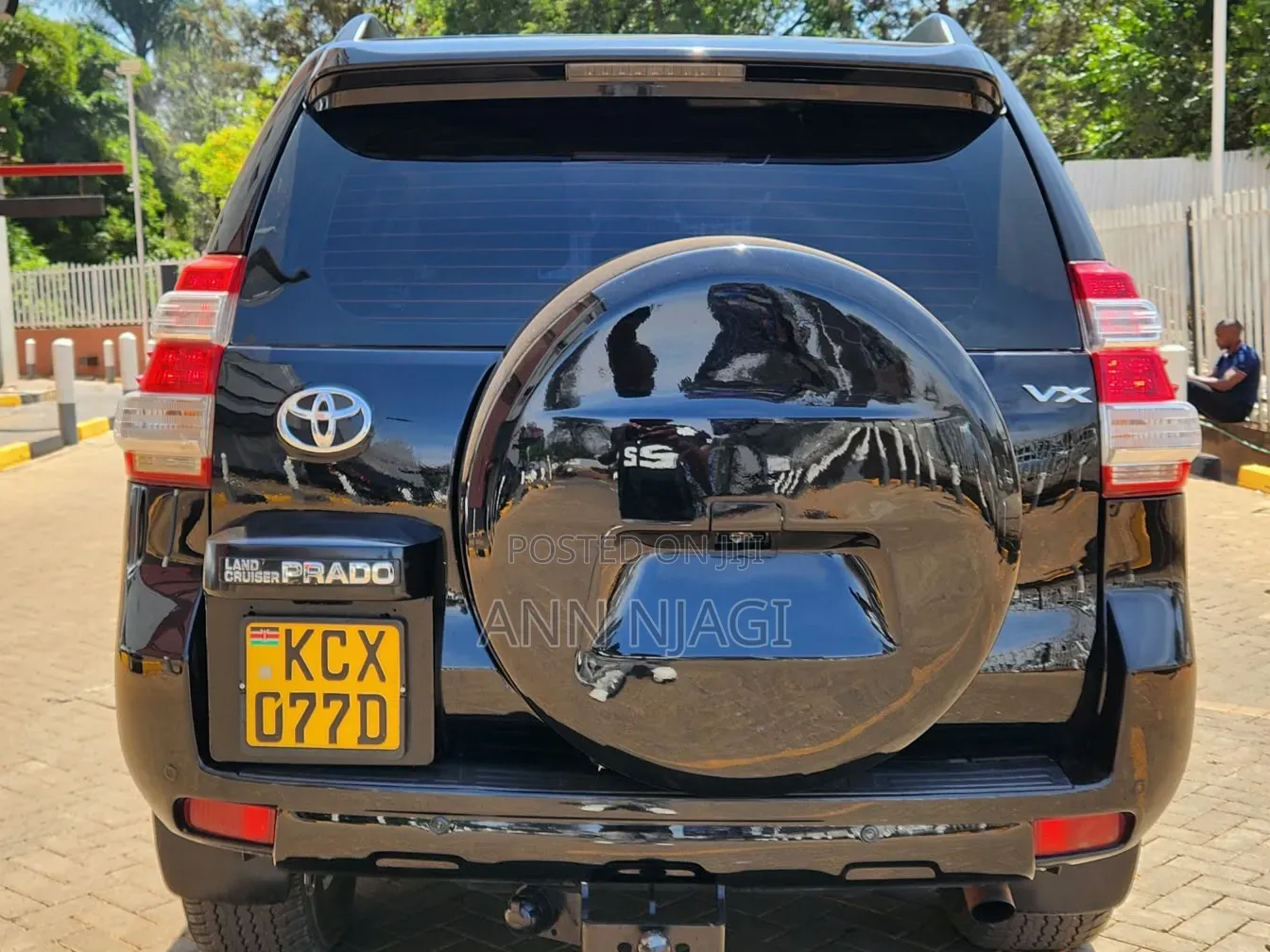 Toyota Land Cruiser 2012 Black