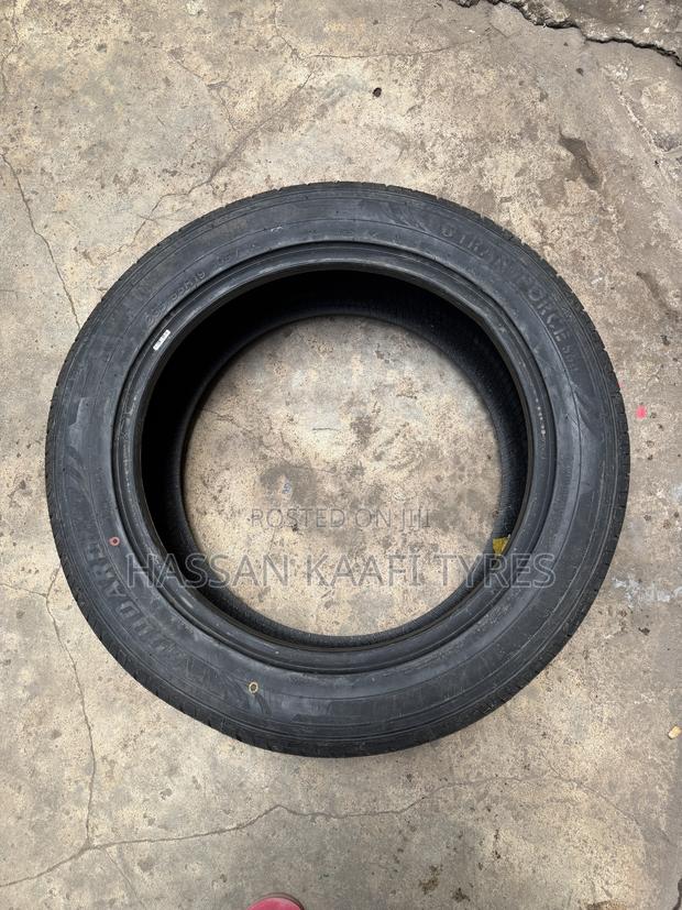 235/55r19 Goddard Tyre - thumbnail 3