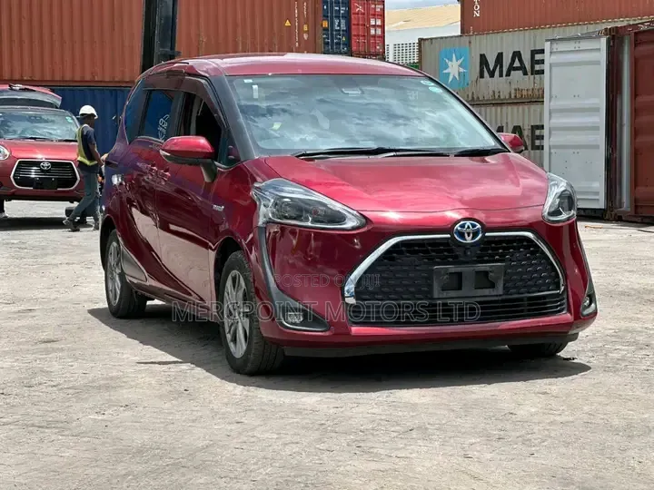 Toyota Sienta 2020 Red