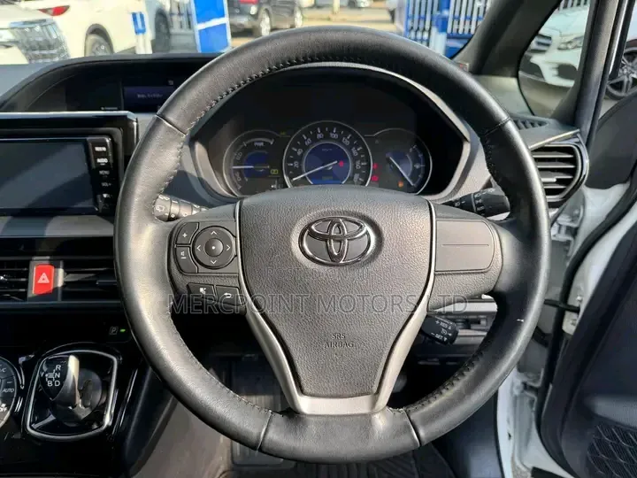 Toyota Voxy 2019 White