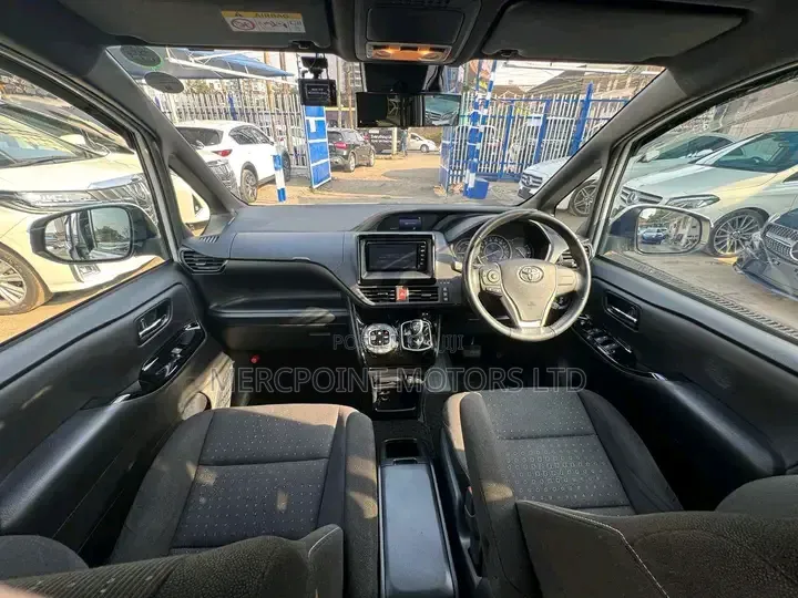 Toyota Voxy 2019 White