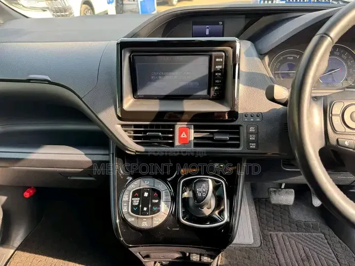 Toyota Voxy 2019 White