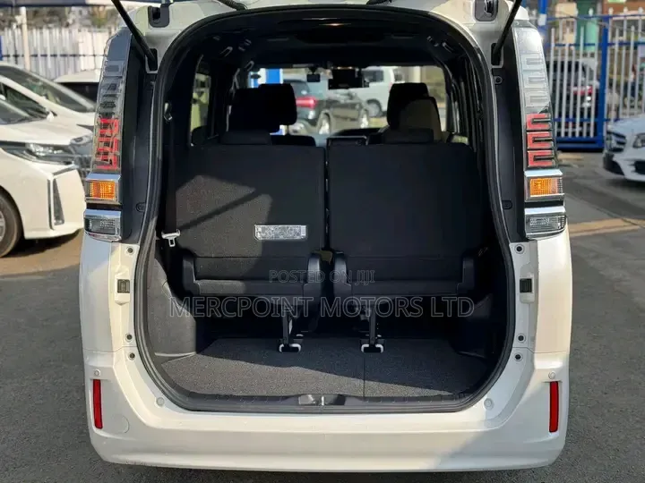 Toyota Voxy 2019 White