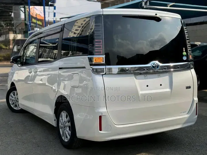 Toyota Voxy 2019 White