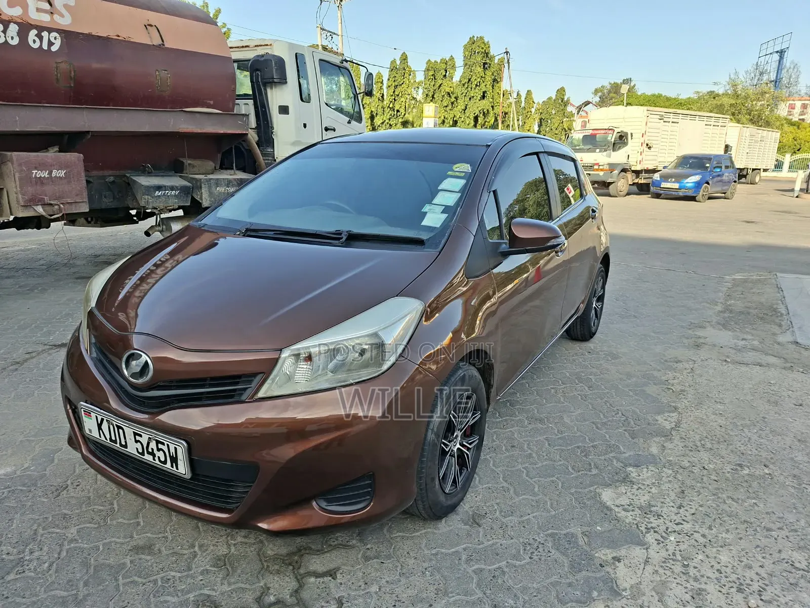 Toyota Vitz 2014 Maroon