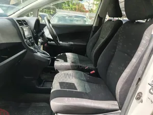 Toyota Vitz 2014 Maroon
