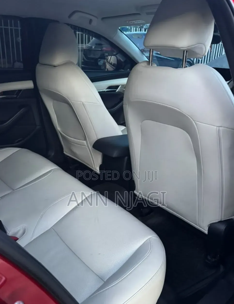 Mazda Axela 2019 Red