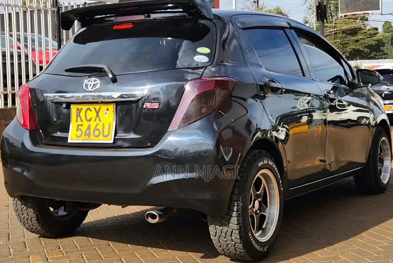 Toyota Vitz 2012 Black