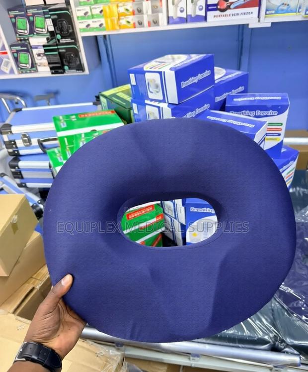 High Quality Foam Donut Cushion for Comfortable Seating - main view