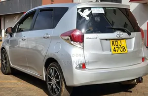Toyota Ractis 2015 Silver