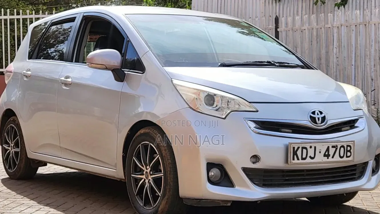 Toyota Ractis 2015 Silver