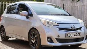 Toyota Ractis 2015 Silver