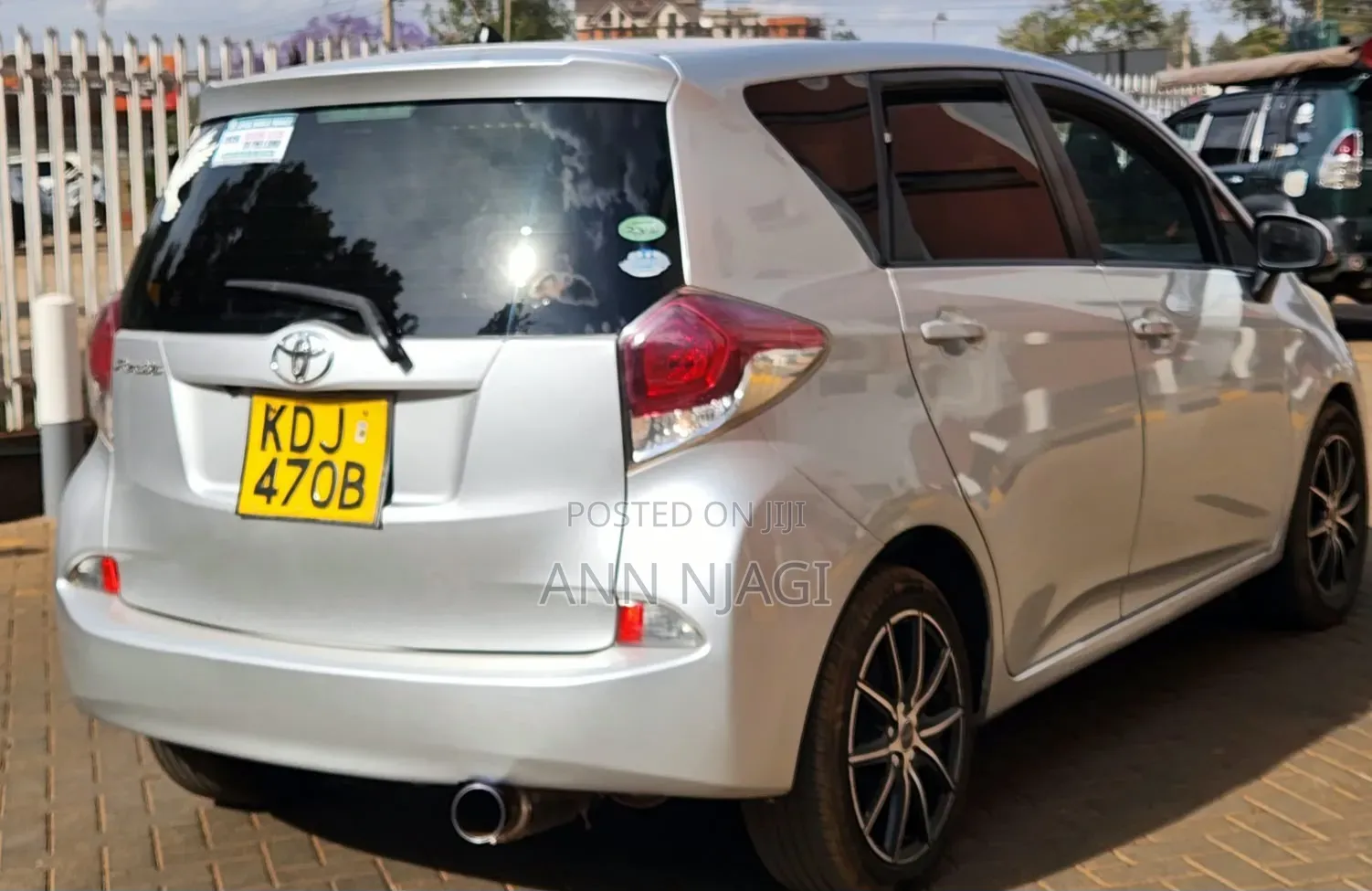 Toyota Ractis 2015 Silver