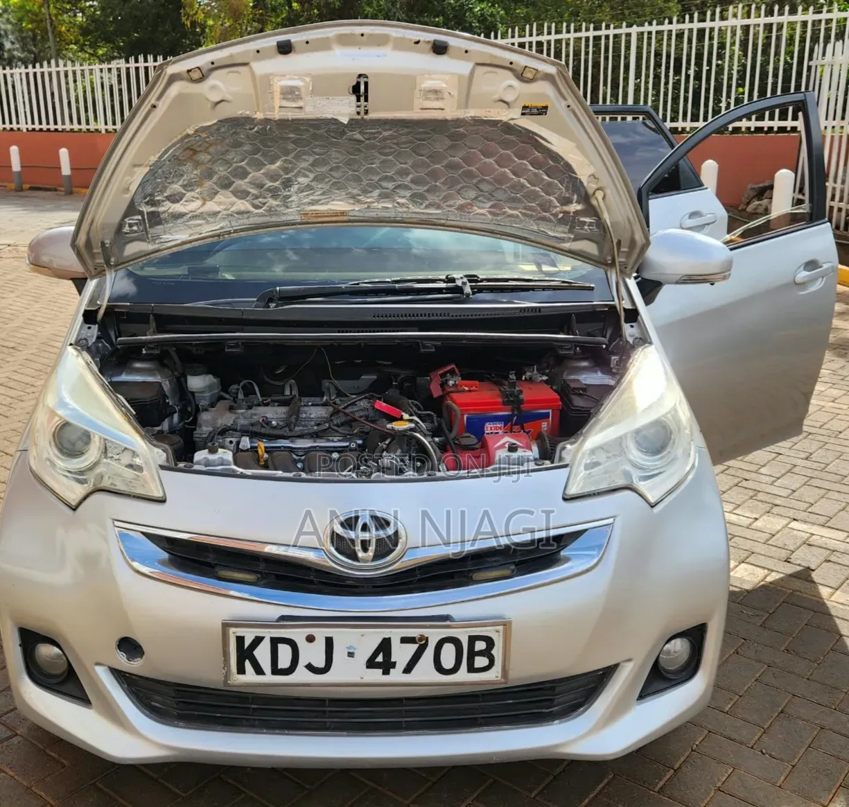 Toyota Ractis 2015 Silver