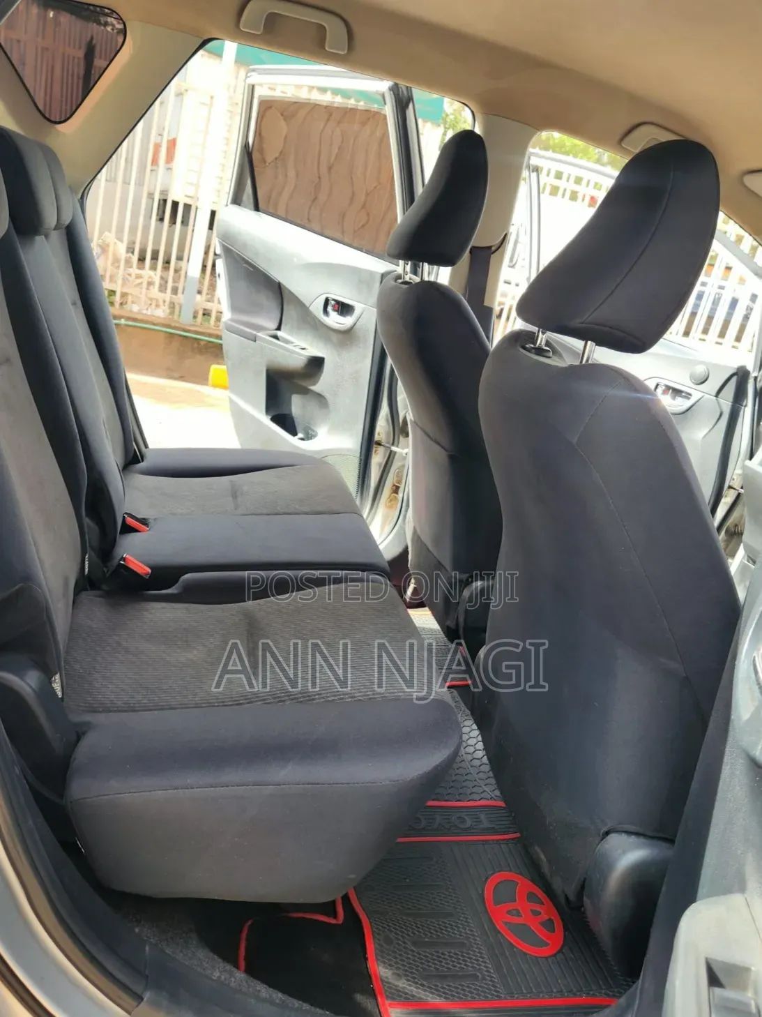 Toyota Ractis 2015 Silver