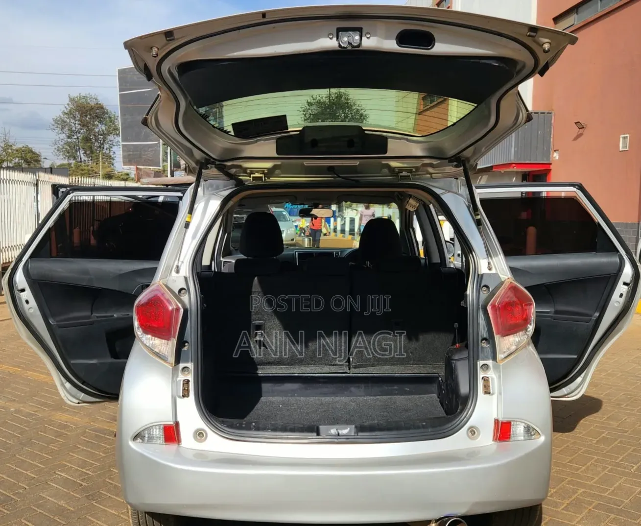 Toyota Ractis 2015 Silver