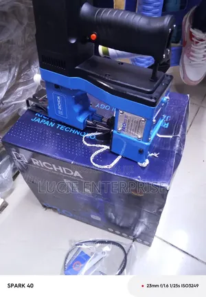 Bag Closer Machine