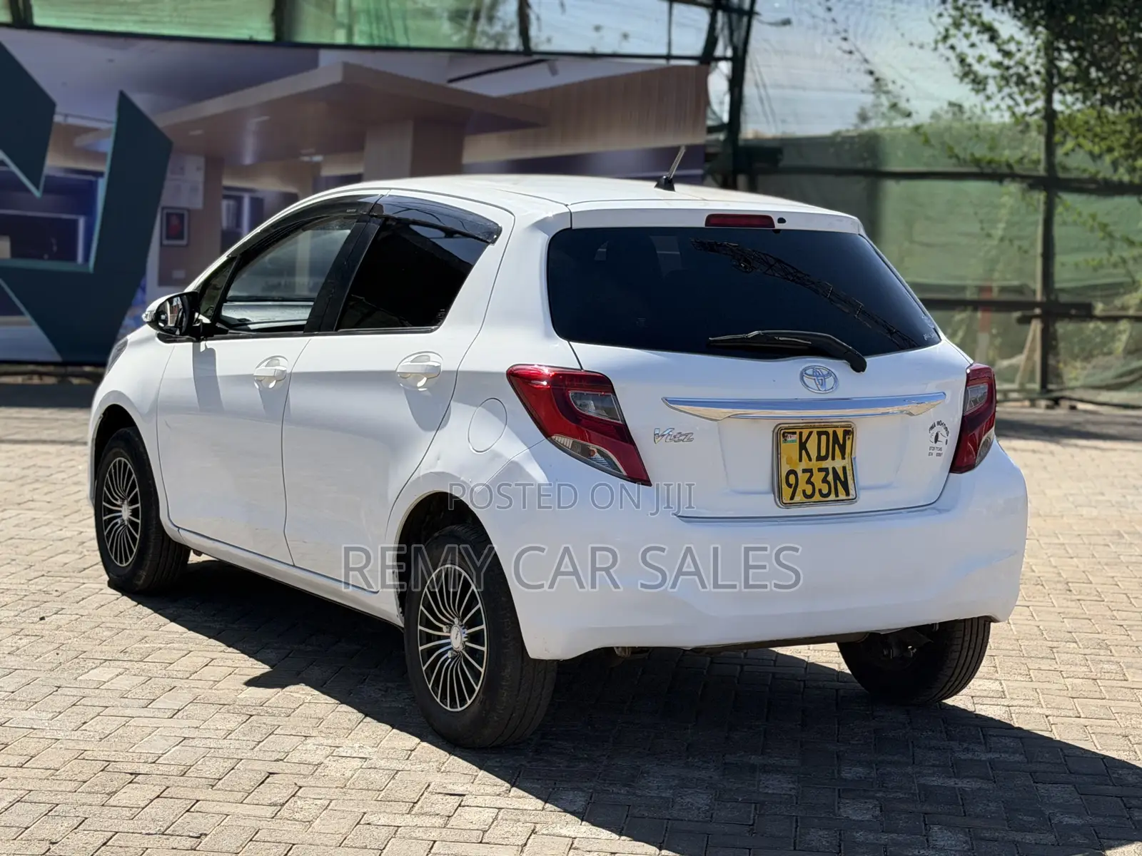 Toyota Vitz 2016 White