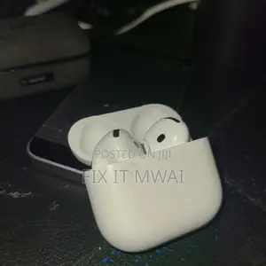Apple AirPods 4 ANC