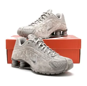 Nike Shox R4