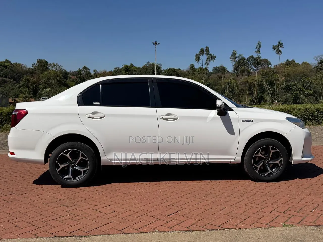 Toyota Axio 1.5 Hybrid 2WD 2016 White