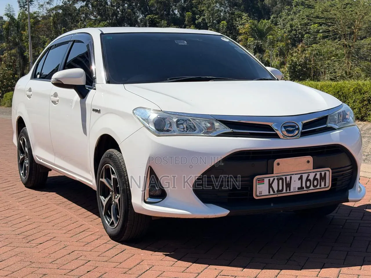 Toyota Axio 1.5 Hybrid 2WD 2016 White