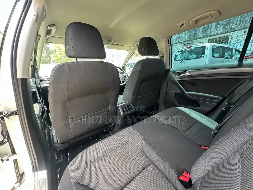 Volkswagen Golf 2019 Pearl