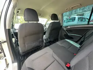 Volkswagen Golf 2019 Pearl