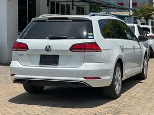 Volkswagen Golf 2019 Pearl