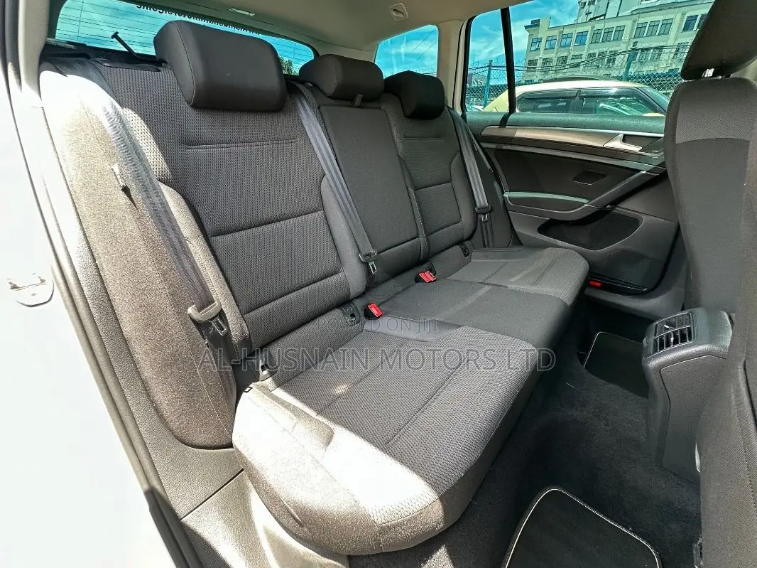 Volkswagen Golf 2019 Pearl