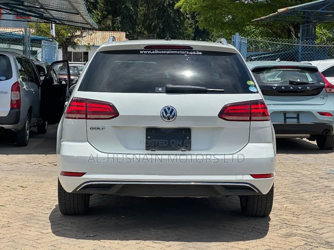 Volkswagen Golf 2019 Pearl