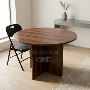 Office Boardroom Table : Round Corporate Meeting Table