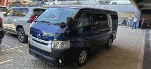 Toyota HiAce 2018 Blue