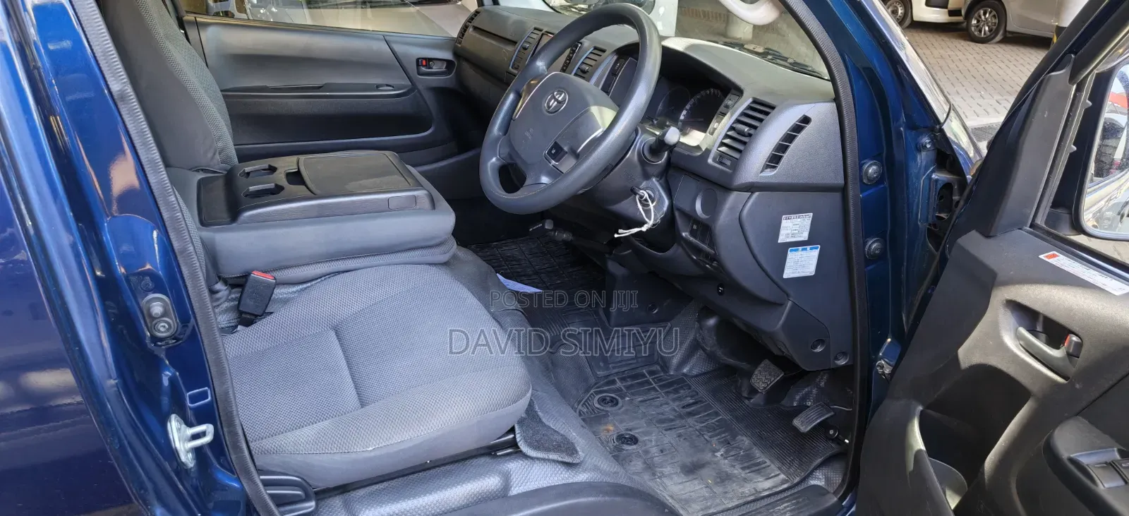 Toyota HiAce 2018 Blue