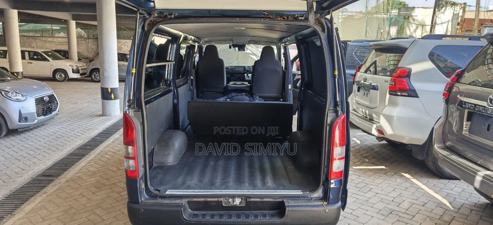 Toyota HiAce 2018 Blue