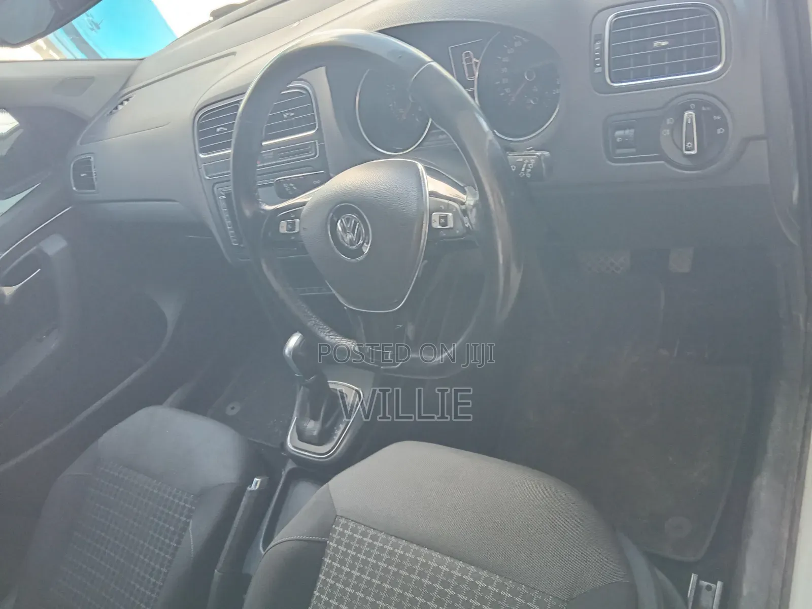 Volkswagen Polo 2017 White
