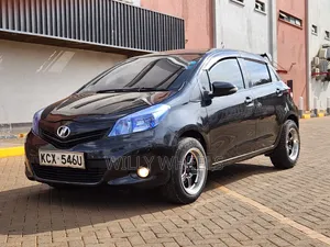Toyota Vitz 1.3 FWD 3dr 2012 Black