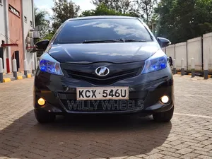 Toyota Vitz 1.3 FWD 3dr 2012 Black