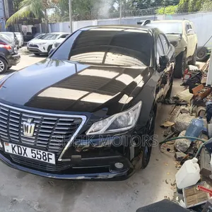 Toyota Crown 2014 Black