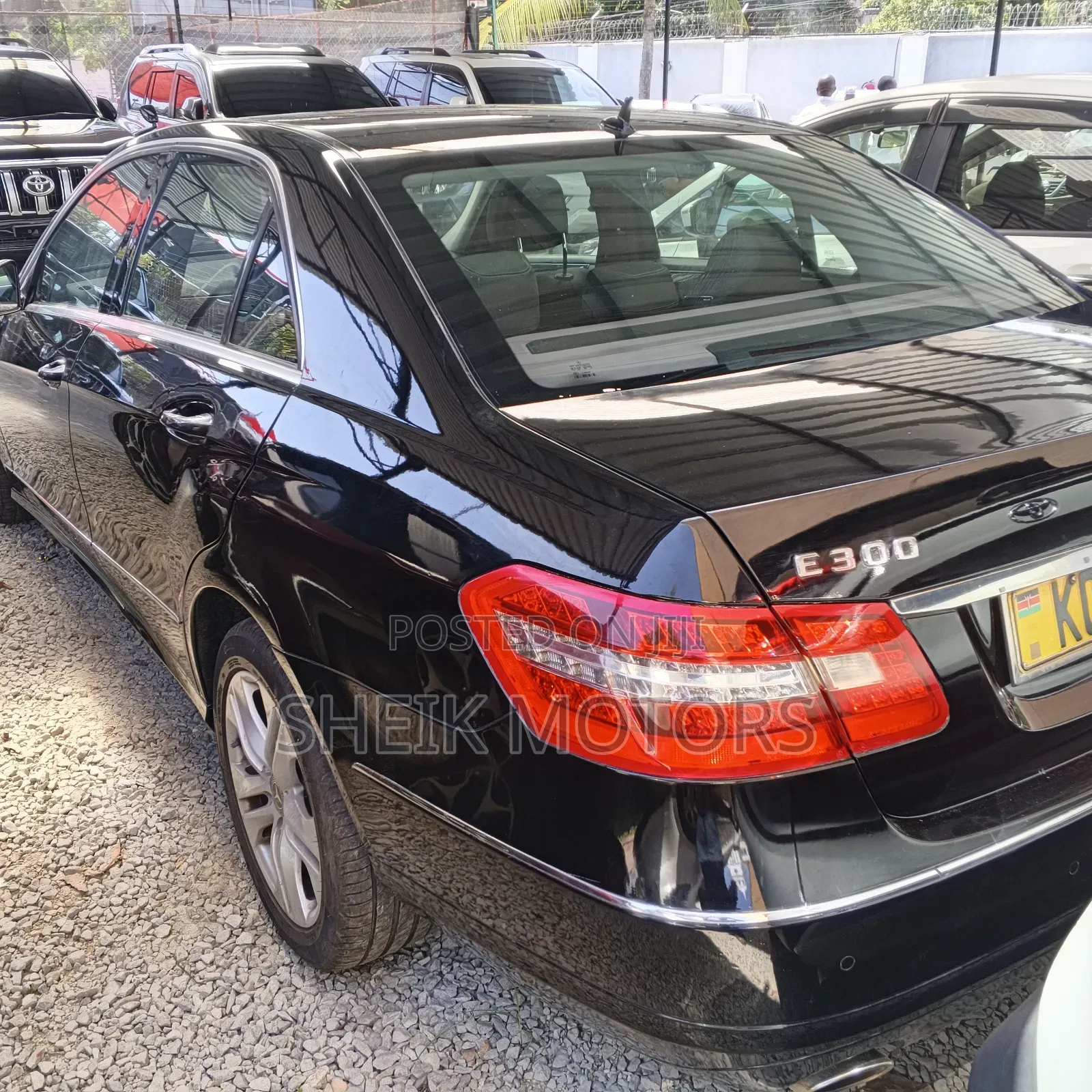 Mercedes-Benz E300 2011 Black