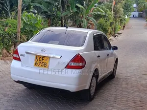 Nissan Tiida 2009 Black